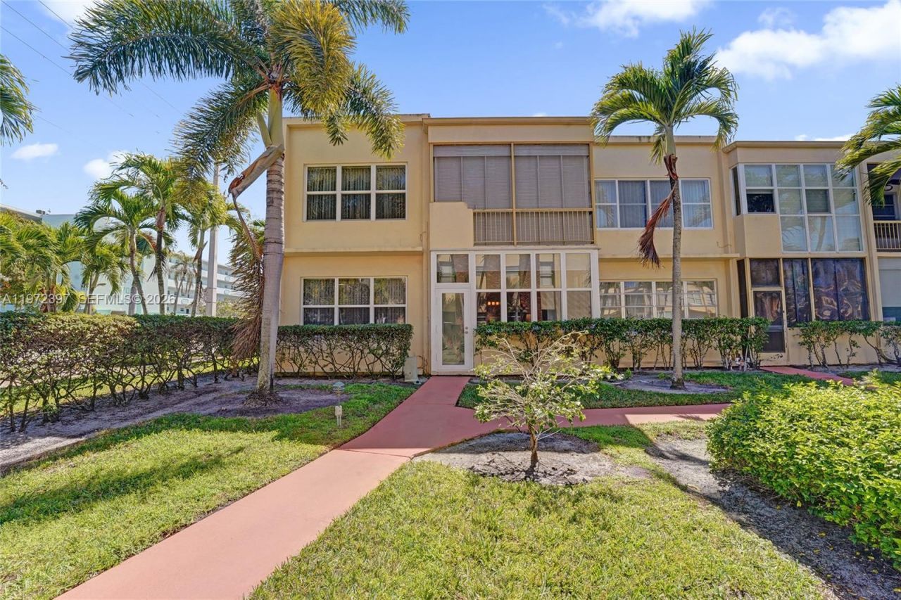 851 NE 14th Ave, Unit 401, Hallandale Beach, FL 33009 Photo