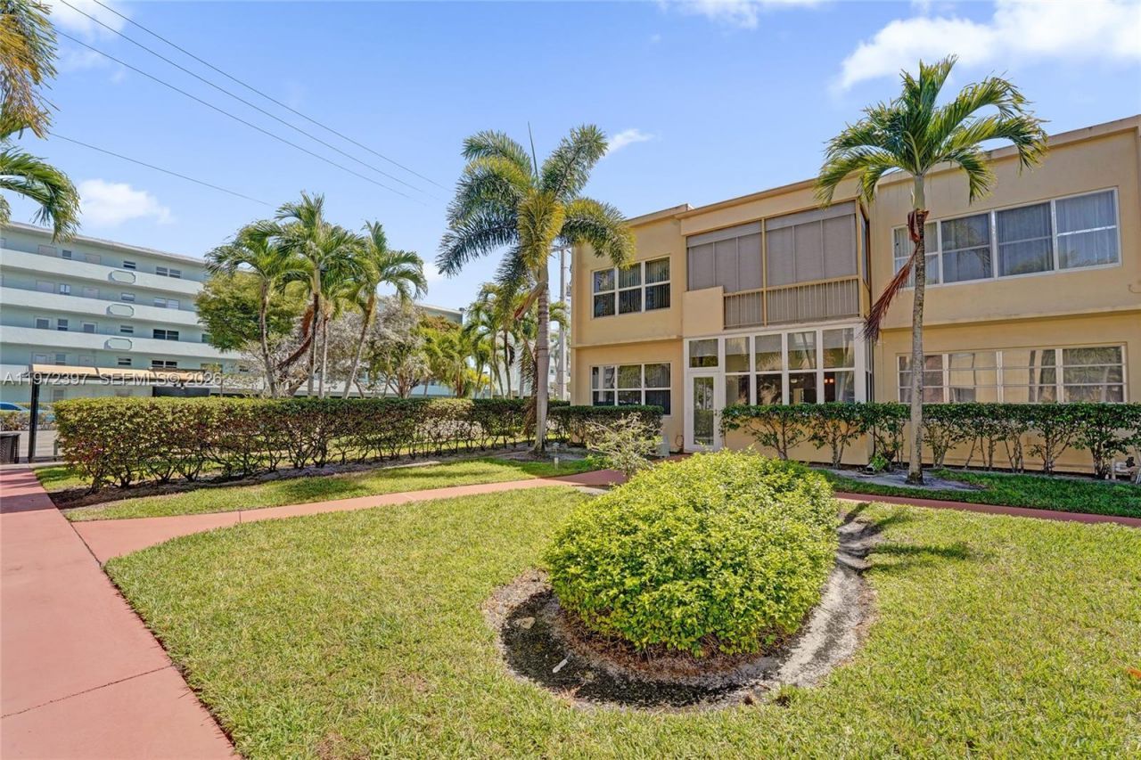 851 NE 14th Ave, Unit 401, Hallandale Beach, FL 33009 Photo