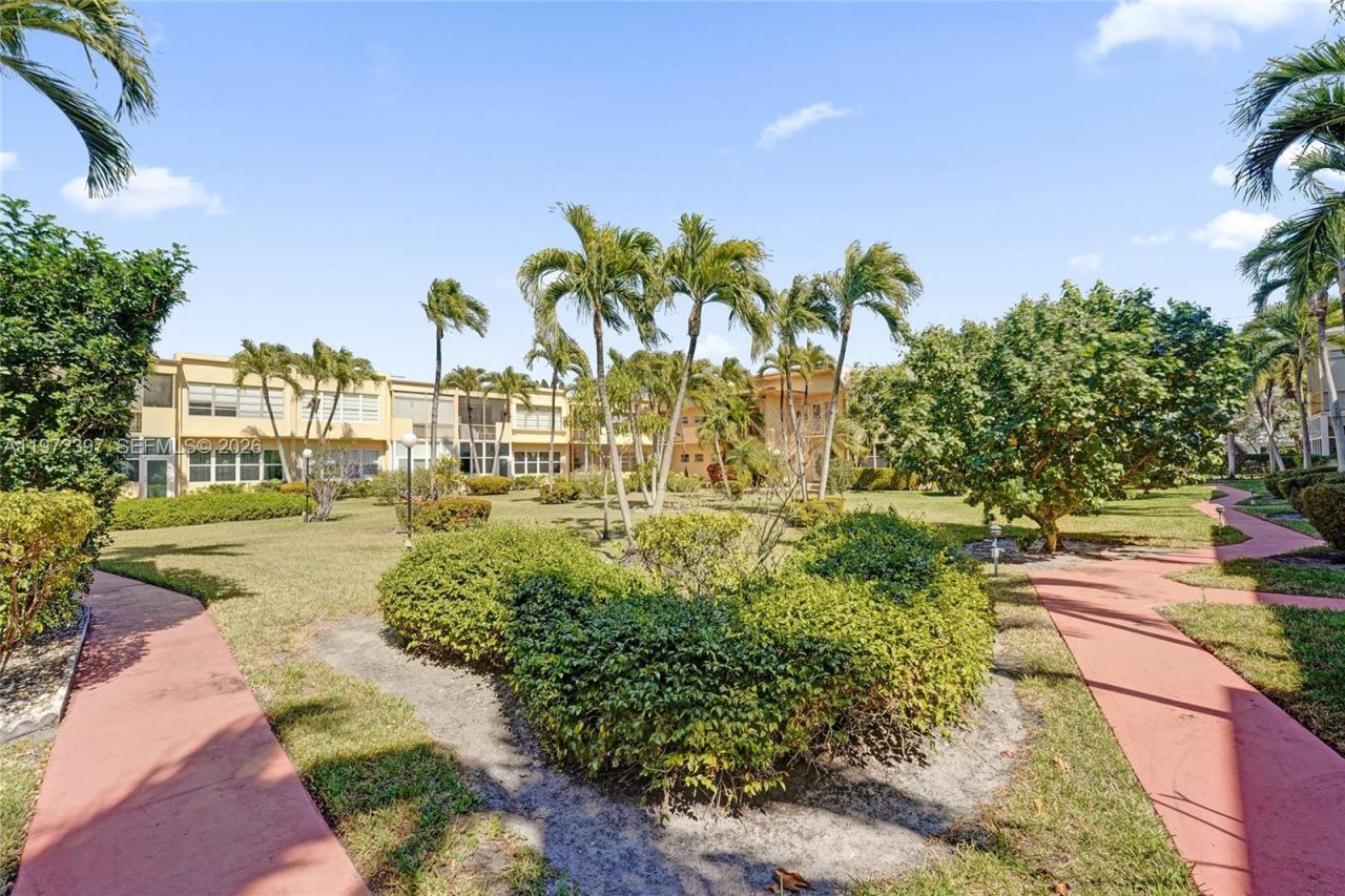 851 NE 14th Ave, Unit 401, Hallandale Beach, FL 33009 Photo