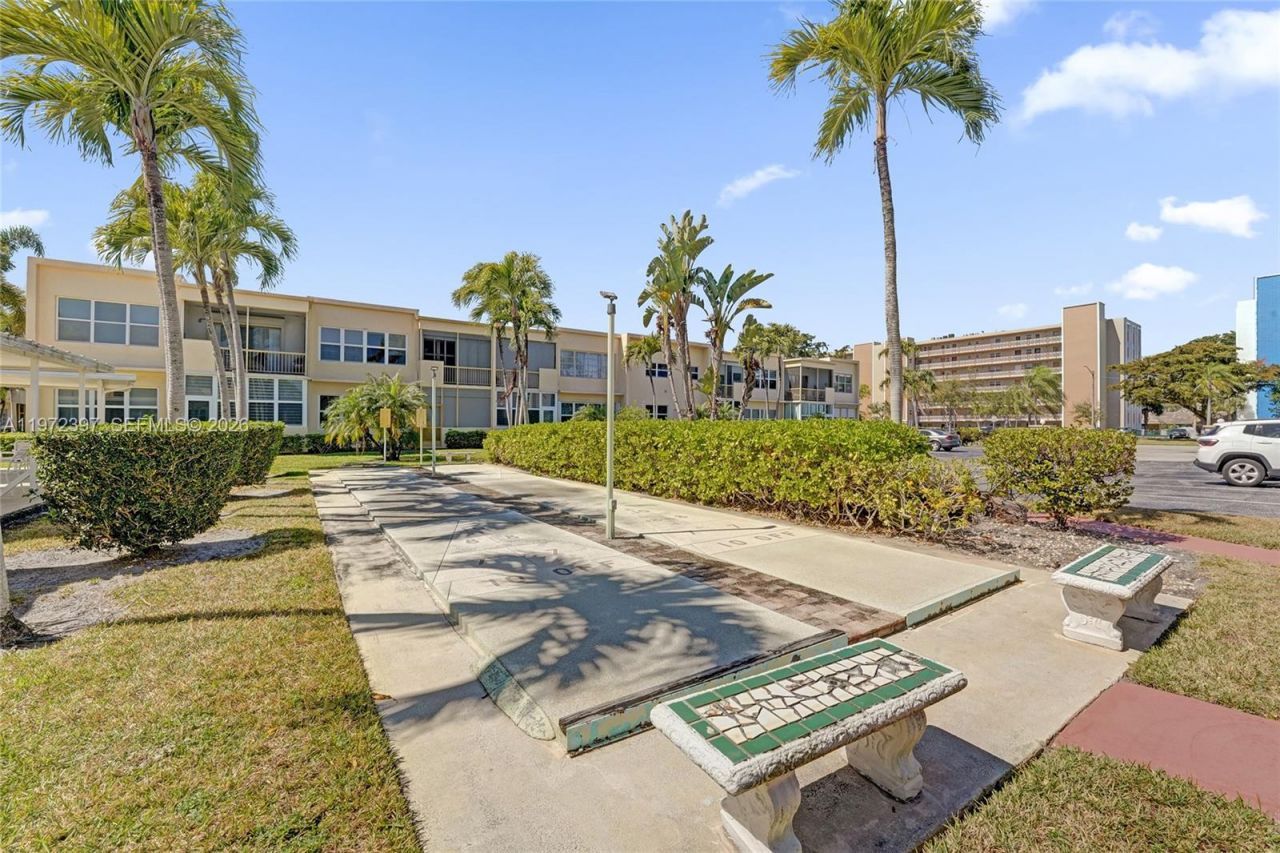 851 NE 14th Ave, Unit 401, Hallandale Beach, FL 33009 Photo