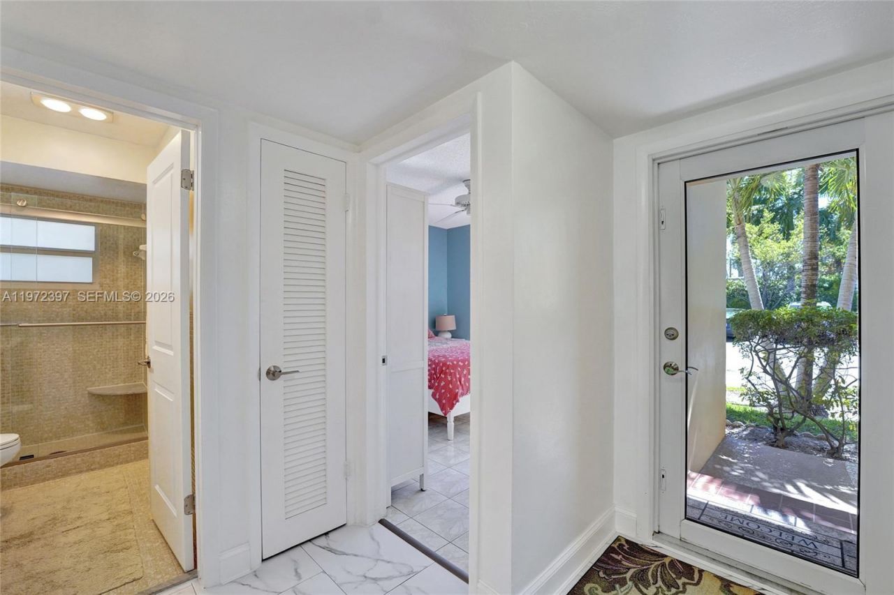 851 NE 14th Ave, Unit 401, Hallandale Beach, FL 33009 Photo