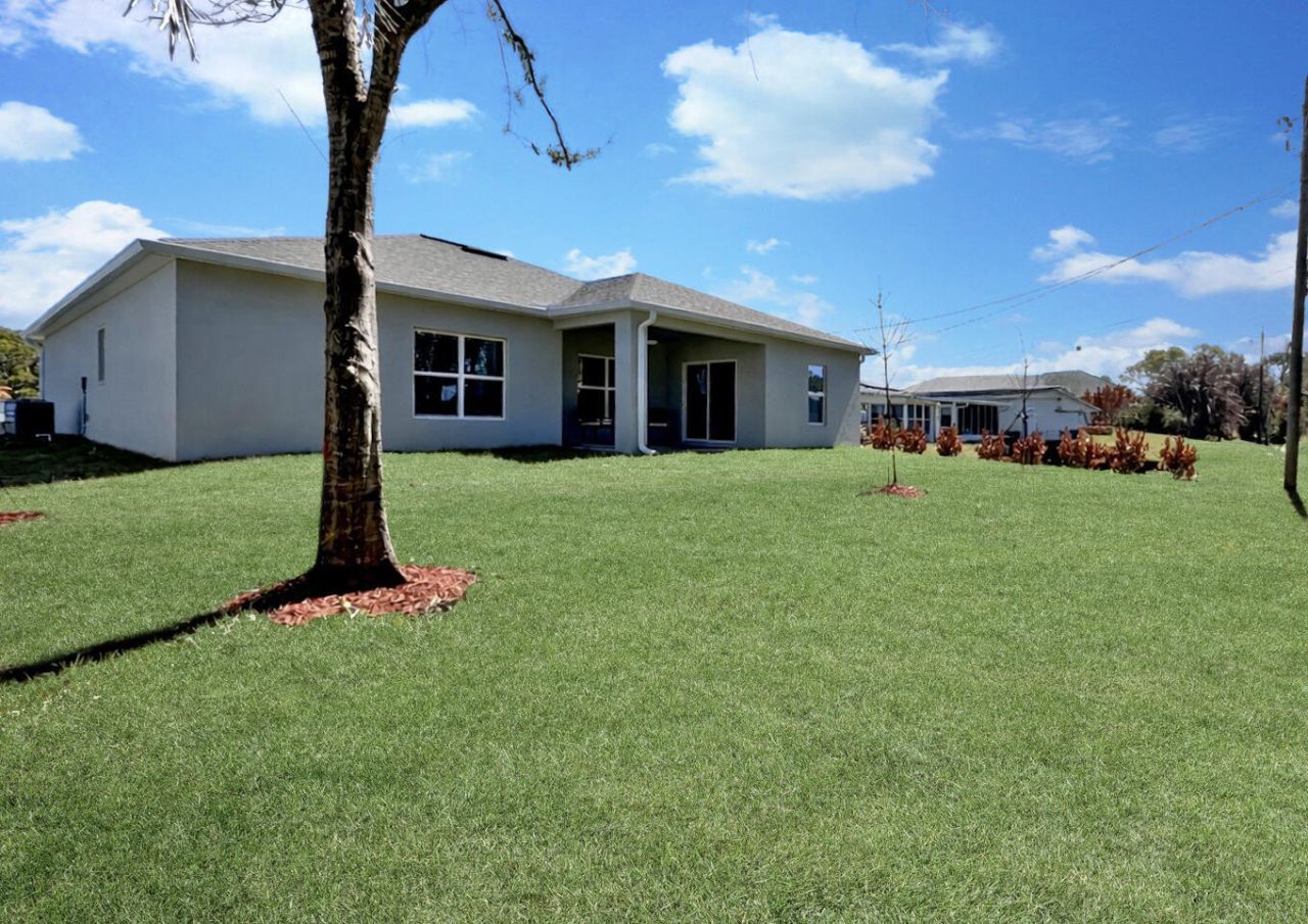 418 Easy Street, Sebastian, FL 32958 Photo