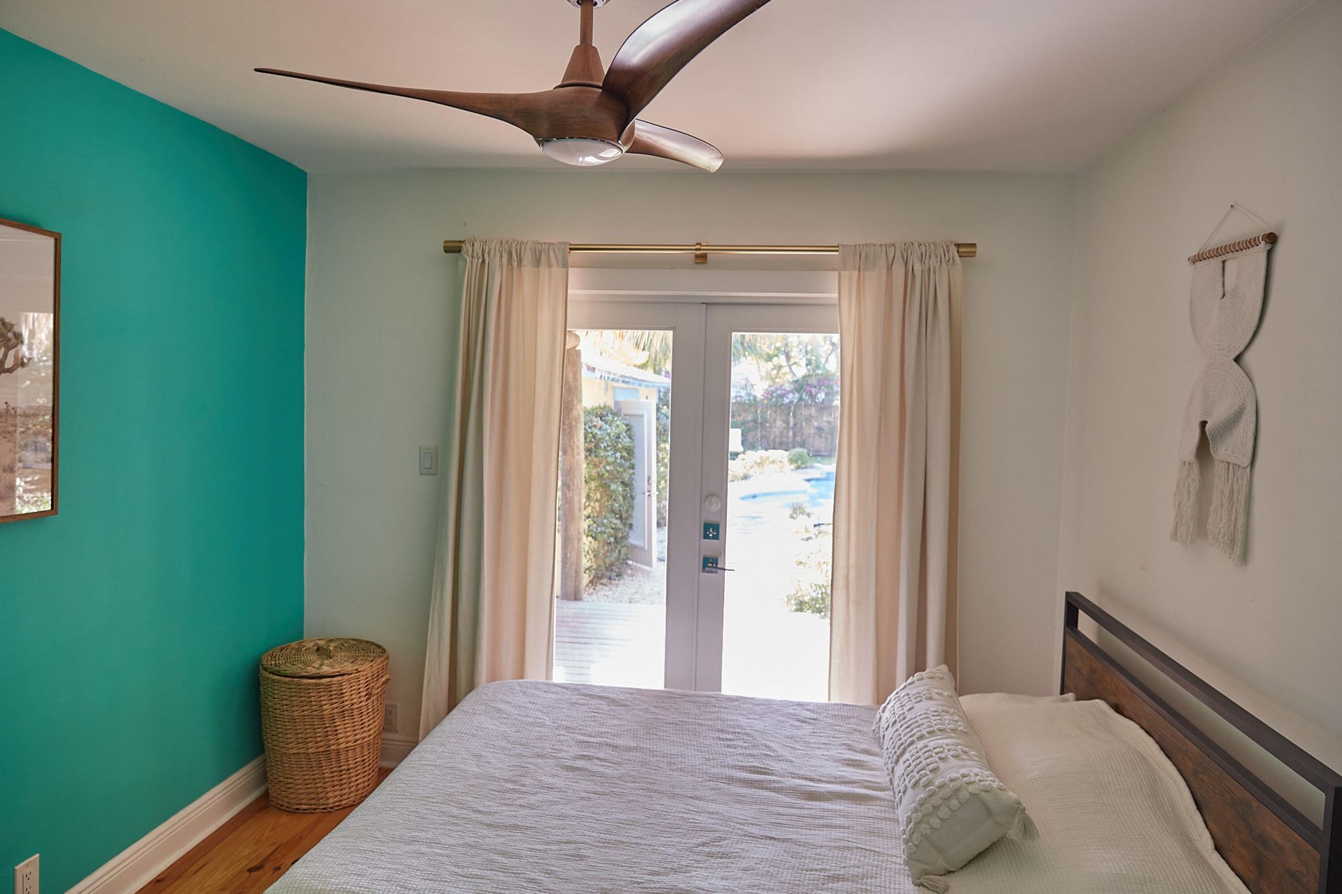 611 S Palmway, Lake Worth Beach, FL 33460 Photo