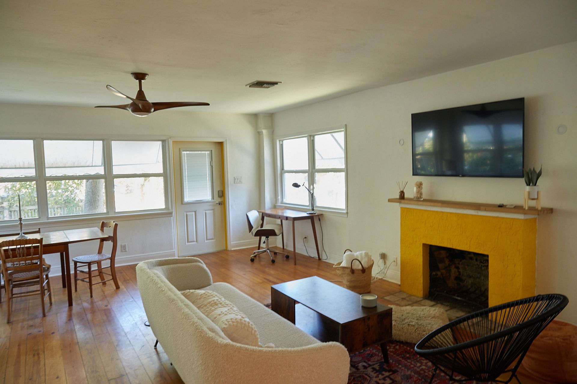 611 S Palmway, Lake Worth Beach, FL 33460 Photo