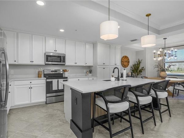 9584 Trevi CT, Unit 5217, NAPLES, FL 34113