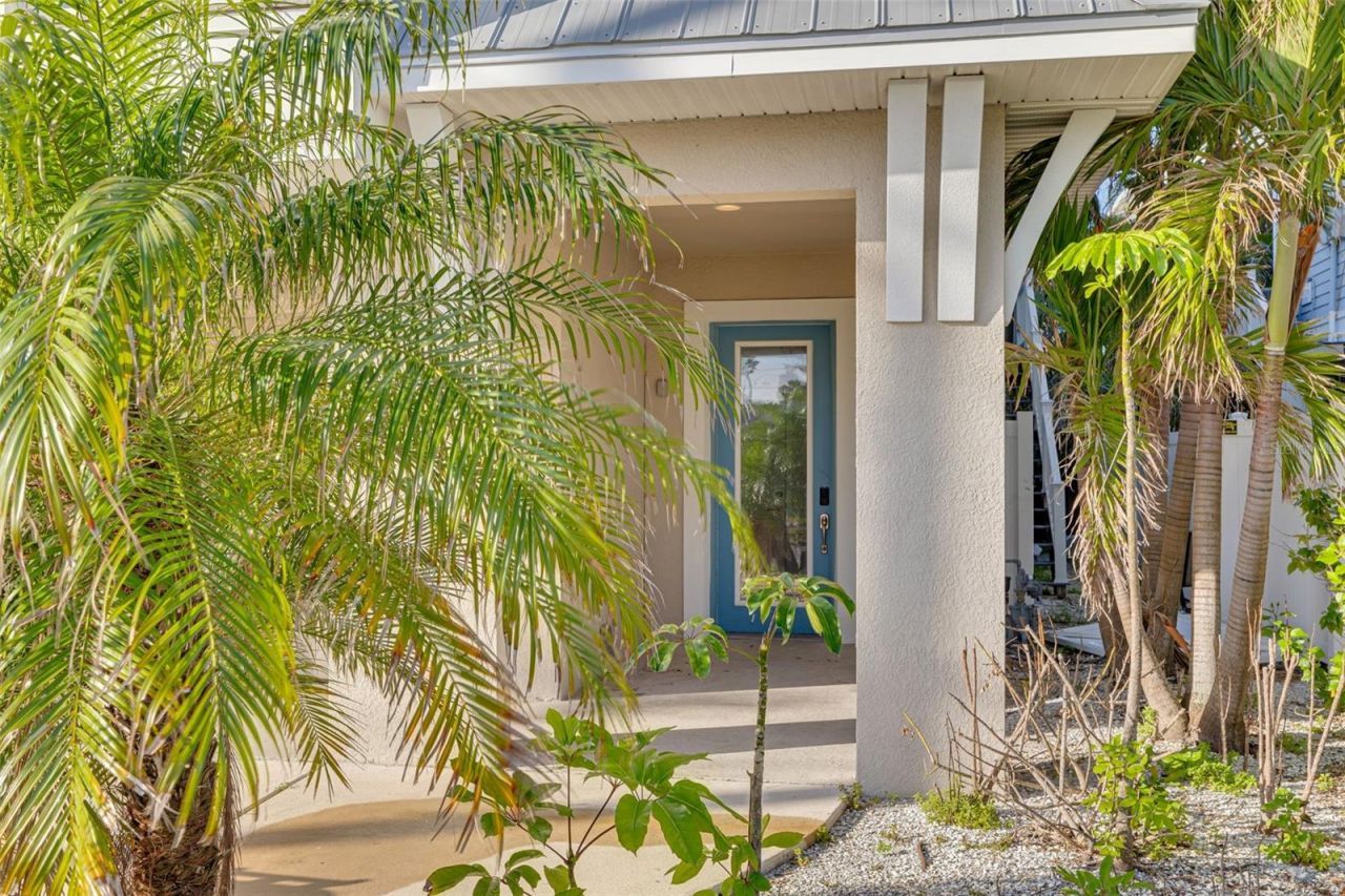 16306 1st Street E, Redington Beach, FL 33708 Photo