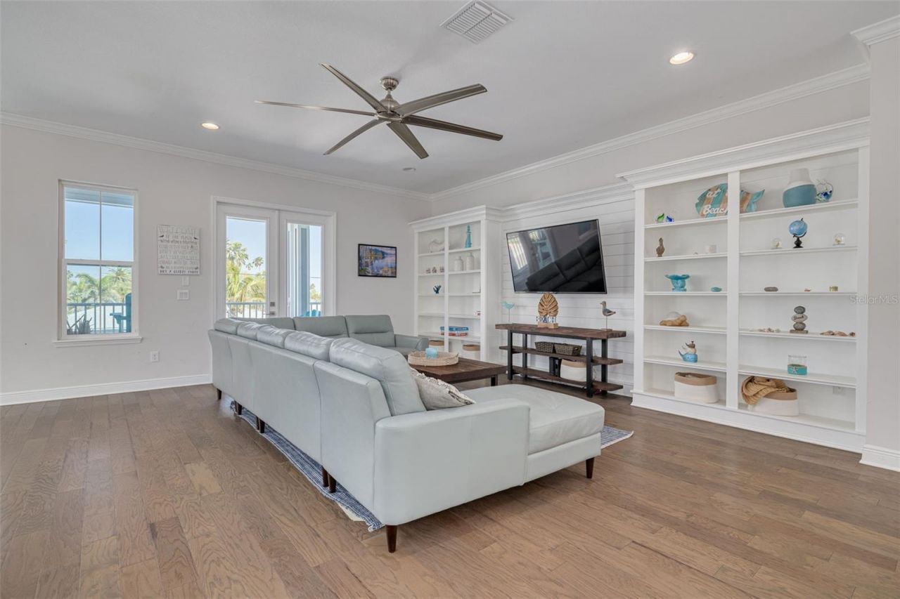 16306 1st Street E, Redington Beach, FL 33708 Photo