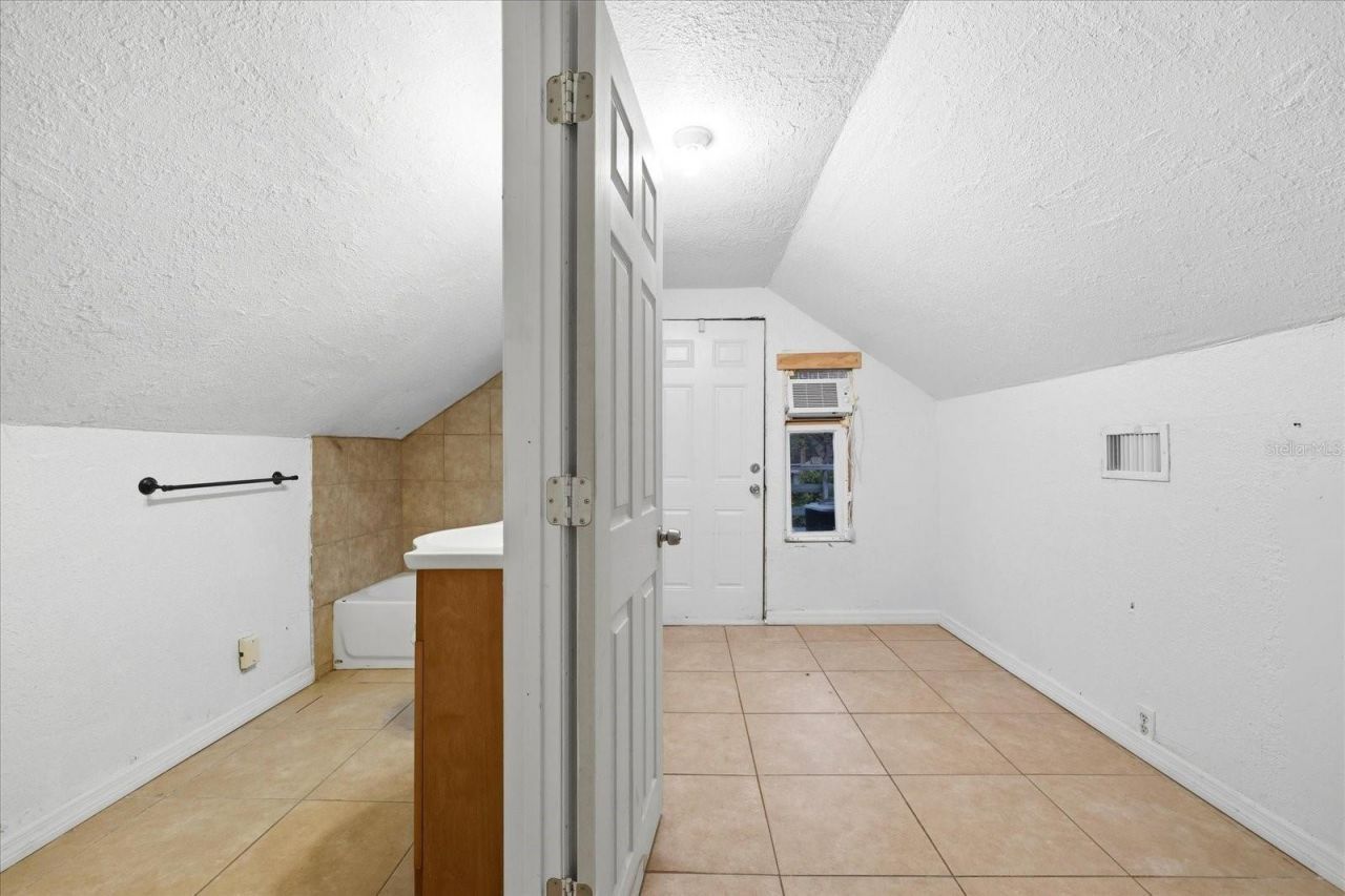 1919 Quincy Street S, Saint Petersburg, FL 33711 Photo