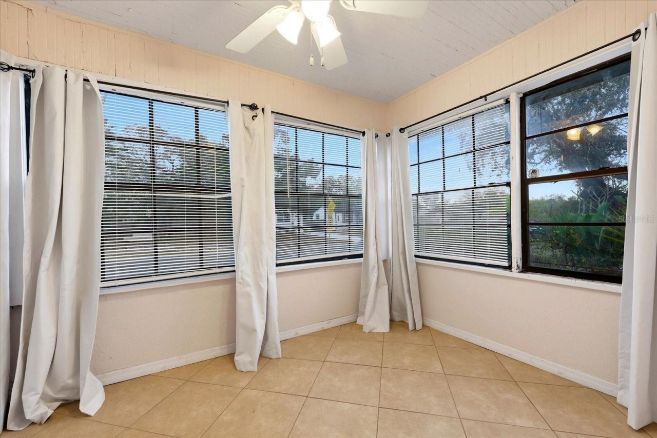 1919 Quincy Street S, Saint Petersburg, FL 33711 Photo