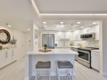 7430 SUNSHINE SKYWAY LANE S, Unit 305, ST PETERSBURG, FL 33711