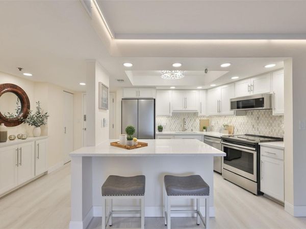 7430 SUNSHINE SKYWAY LANE S, Unit 305, ST PETERSBURG, FL 33711