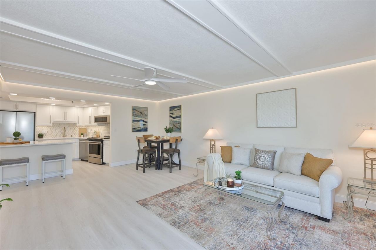 7430 Sunshine Skyway Lane S, Unit 305, Saint Petersburg, FL 33711 Photo