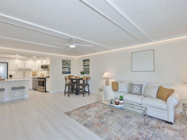 7430 SUNSHINE SKYWAY LANE S, Unit 305, ST PETERSBURG, FL 33711