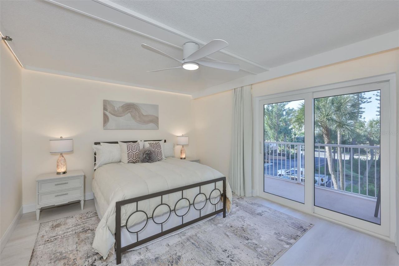 7430 Sunshine Skyway Lane S, Unit 305, Saint Petersburg, FL 33711 Photo