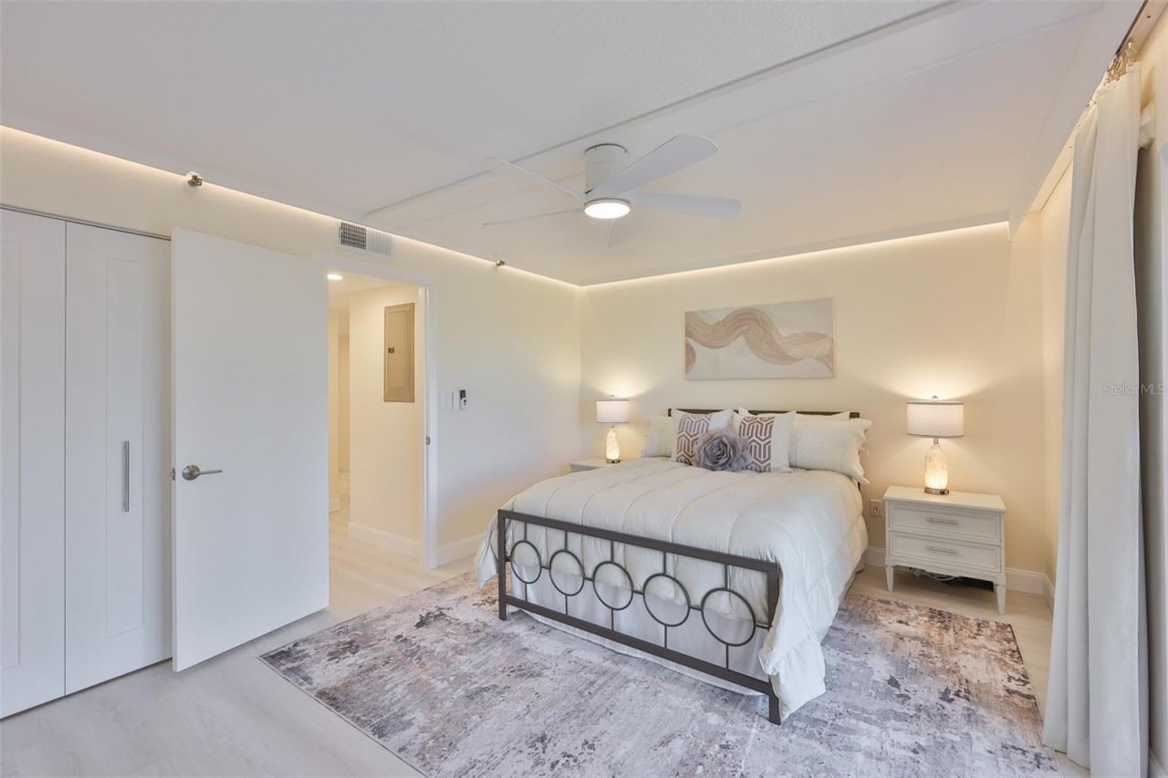 7430 Sunshine Skyway Lane S, Unit 305, Saint Petersburg, FL 33711 Photo