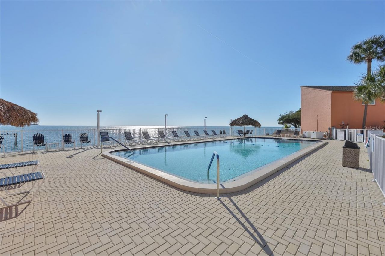 7430 Sunshine Skyway Lane S, Unit 305, Saint Petersburg, FL 33711 Photo