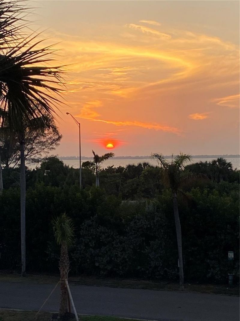 7430 Sunshine Skyway Lane S, Unit 305, Saint Petersburg, FL 33711 Photo