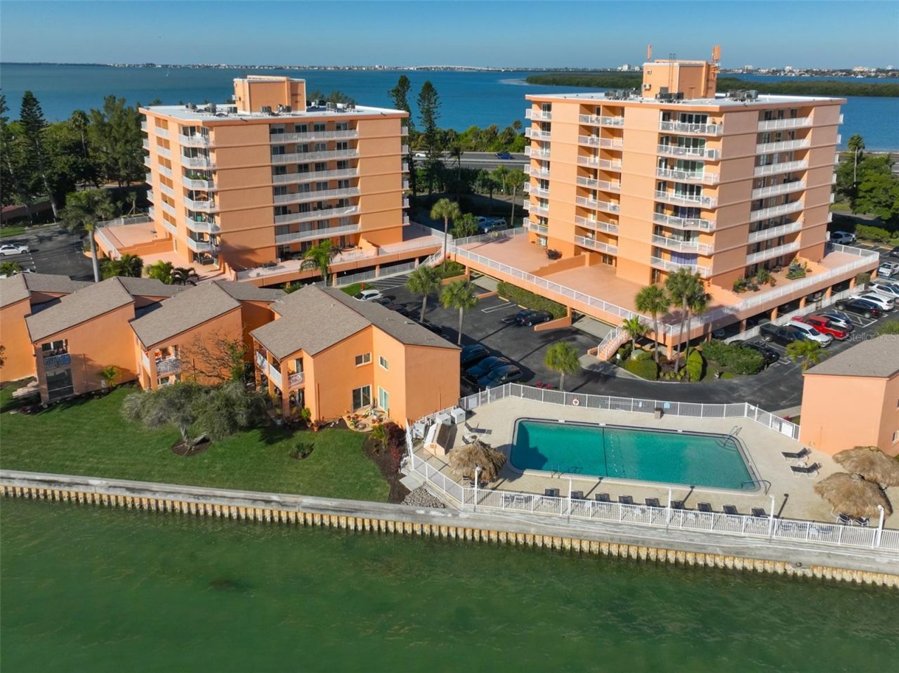 7430 Sunshine Skyway Lane S, Unit 305, Saint Petersburg, FL 33711 Photo