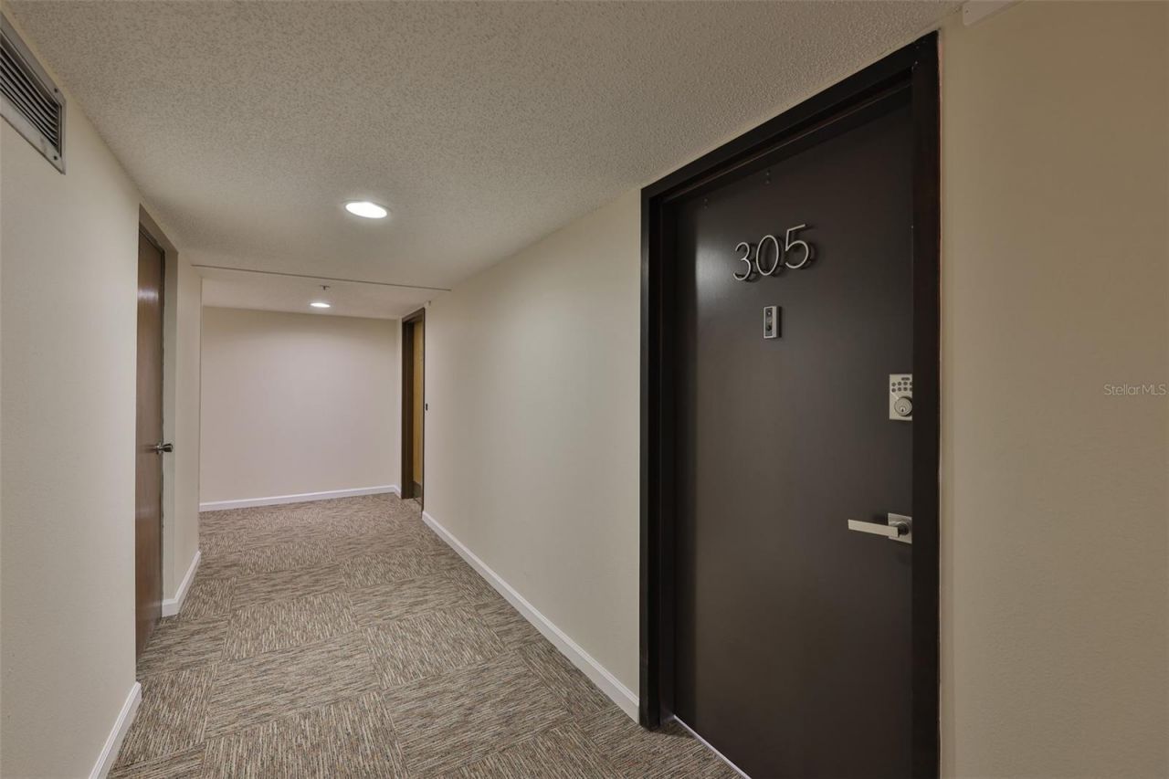 7430 Sunshine Skyway Lane S, Unit 305, Saint Petersburg, FL 33711 Photo