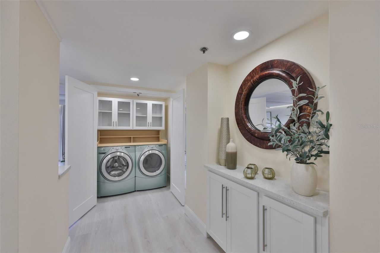 7430 Sunshine Skyway Lane S, Unit 305, Saint Petersburg, FL 33711 Photo