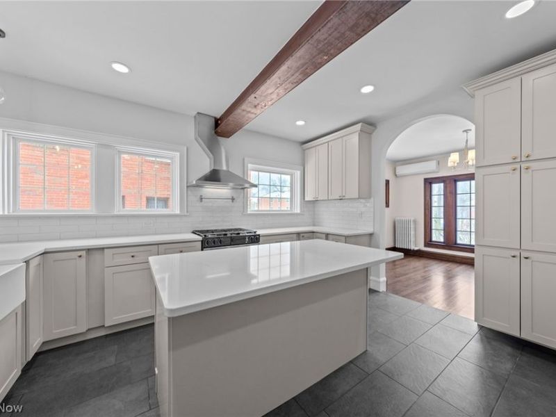 2176 Edgerton Road, University Heights, OH 44118 Photo 5