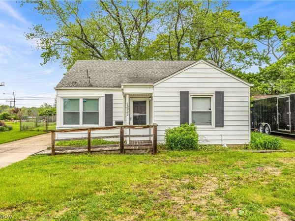 15922 Eleanore Drive, Cleveland, OH 44135