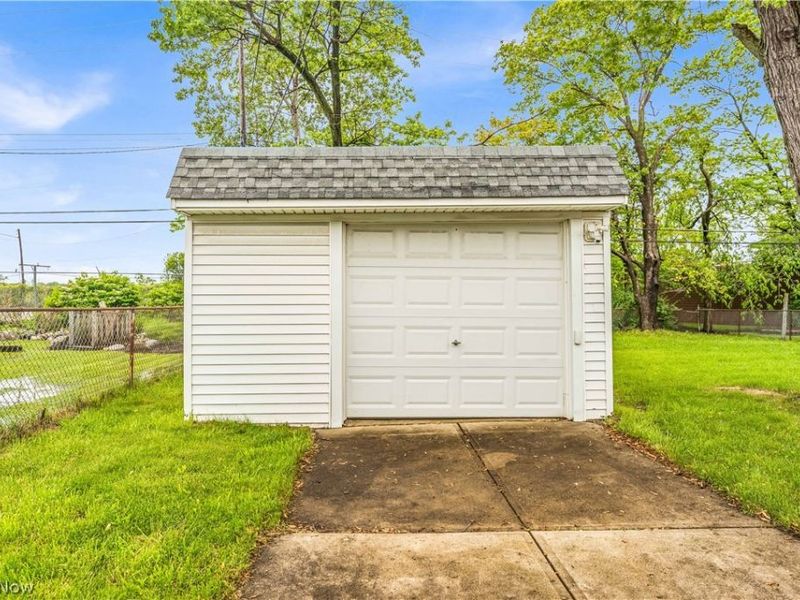 15922 Eleanore Drive, Cleveland, OH 44135 Photo 27