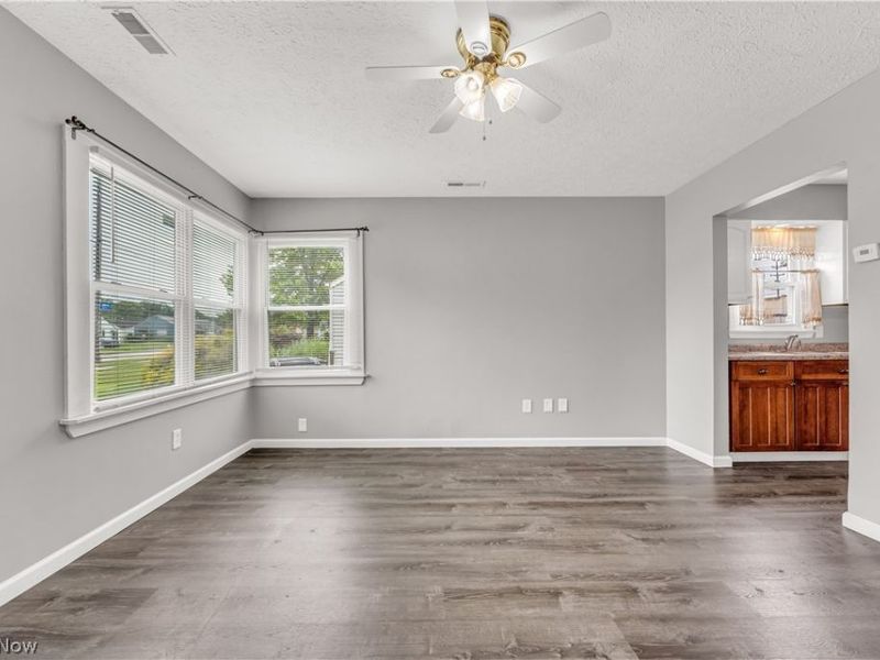 15922 Eleanore Drive, Cleveland, OH 44135 Photo 4