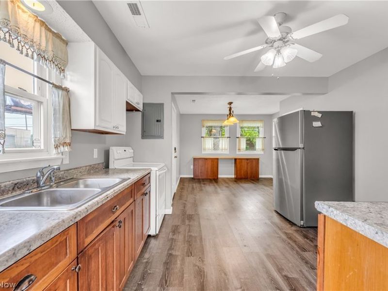 15922 Eleanore Drive, Cleveland, OH 44135 Photo 6