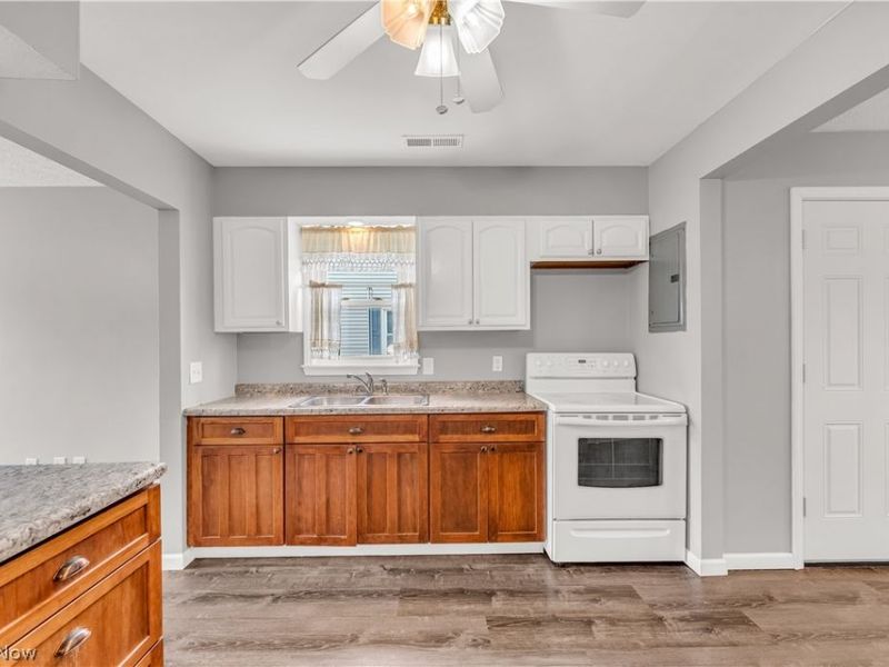 15922 Eleanore Drive, Cleveland, OH 44135 Photo 7