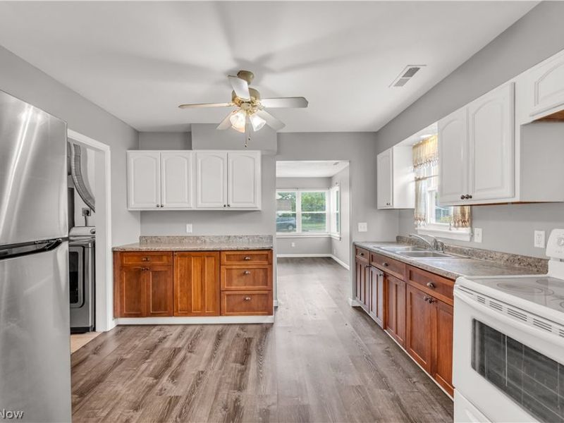 15922 Eleanore Drive, Cleveland, OH 44135 Photo 8