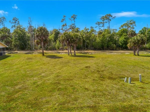 4017 Skyway DR, NAPLES, FL 34112