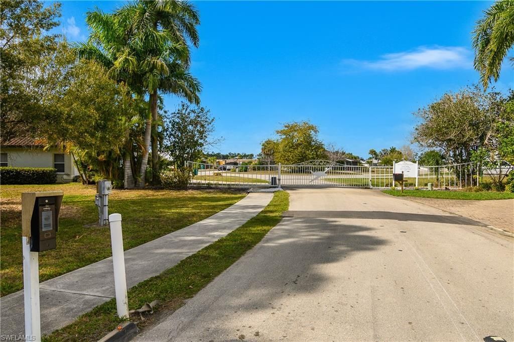 4017 Skyway Dr, Naples, FL 34112 Photo