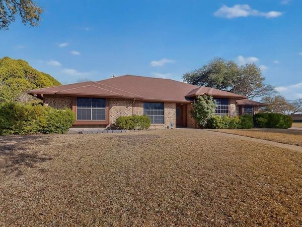 922 S Greenstone Lane, Duncanville, TX 75137