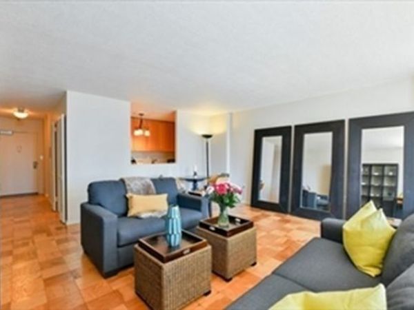 2 Hawthorne Place, Unit 14L, Boston, MA 02114