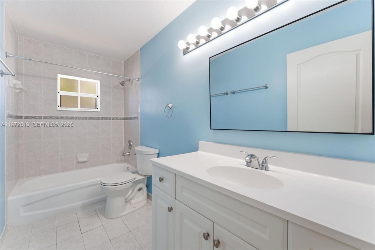 18049 SW 152nd Ave , Miami, FL 33187 Photo