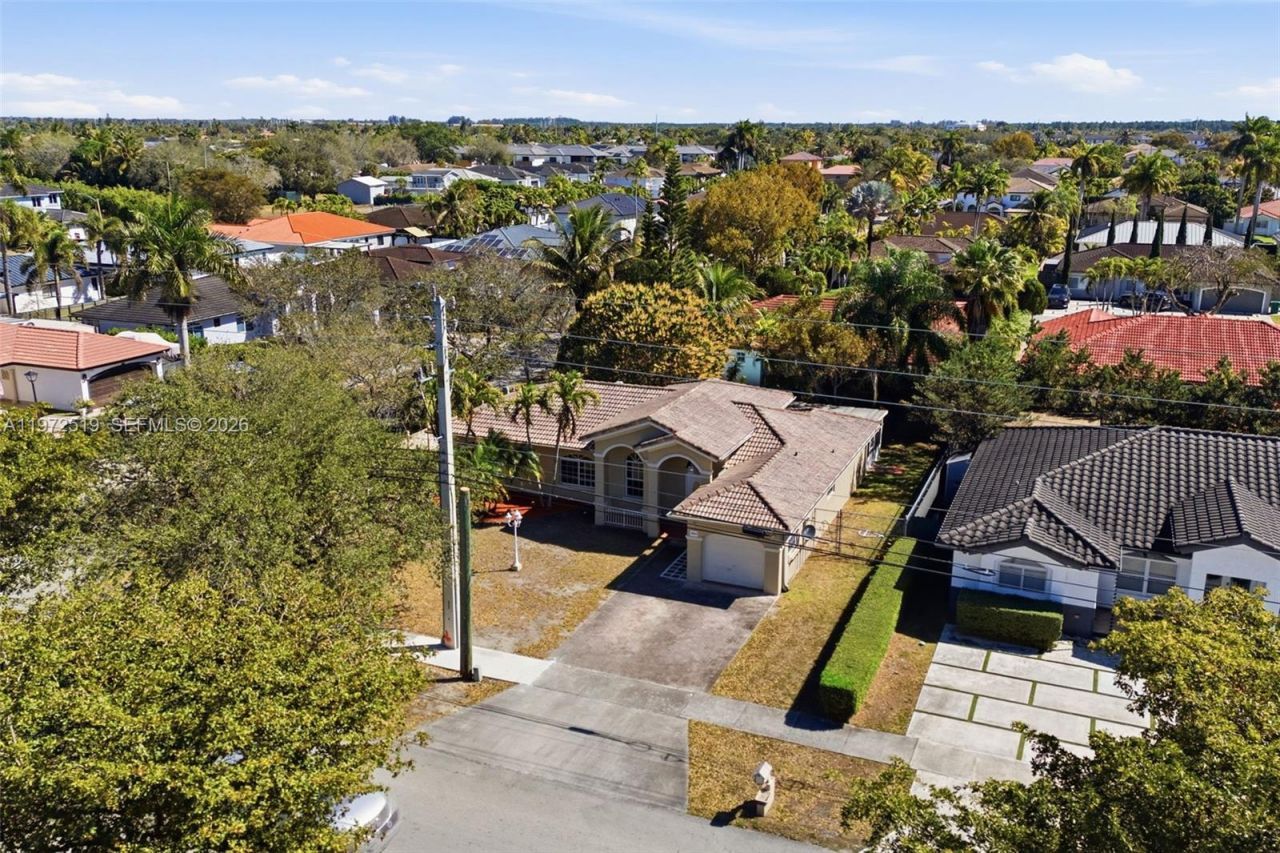 18049 SW 152nd Ave , Miami, FL 33187 Photo