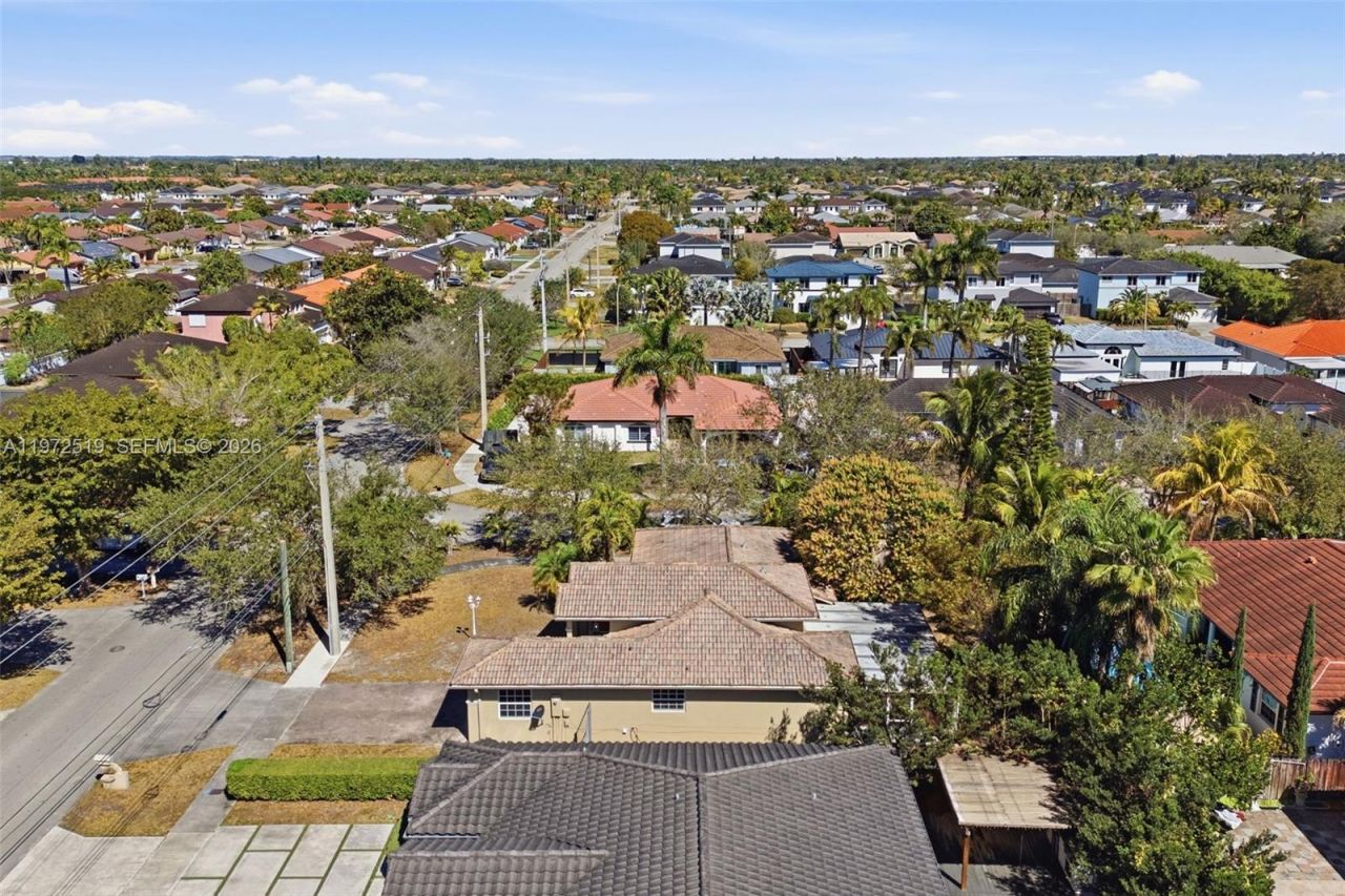 18049 SW 152nd Ave , Miami, FL 33187 Photo