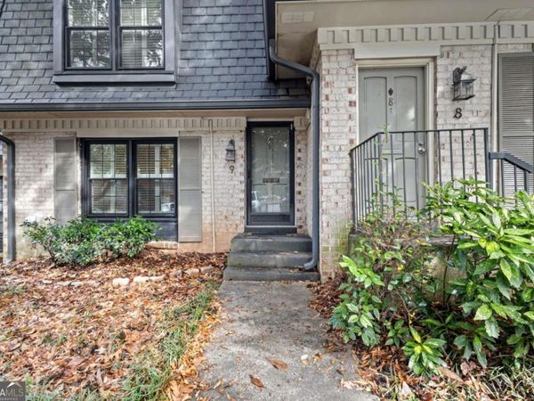 9 Vista Square NW, Atlanta, GA 30327