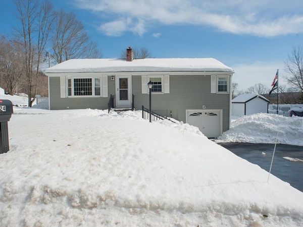 24 Mcquades Ln, Northbridge, MA 01534