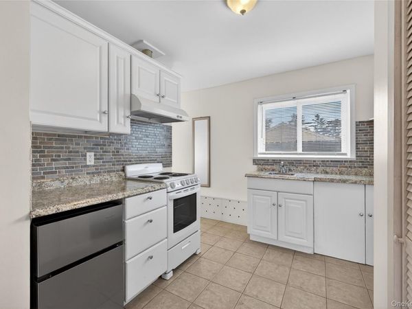 2420 Bennett Avenue, Unit 1C, North Bellmore, NY 11710