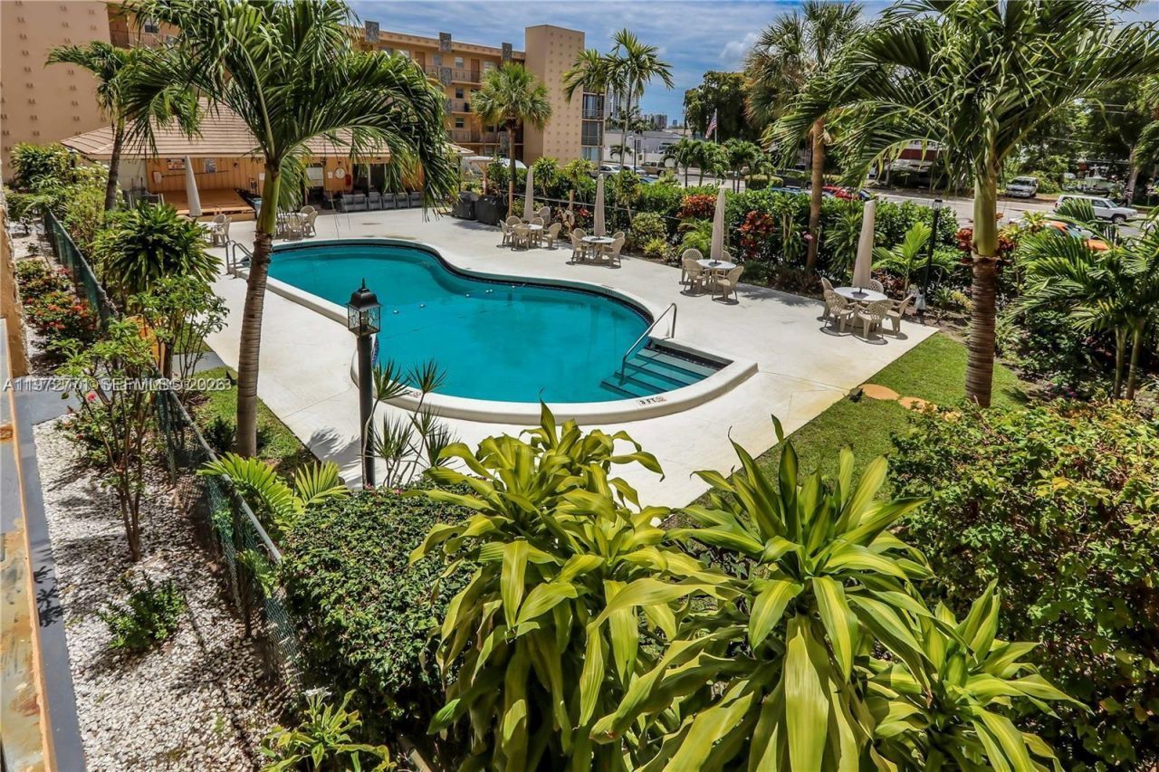 2145 Pierce St, Unit 421, Hollywood, FL 33020 Photo