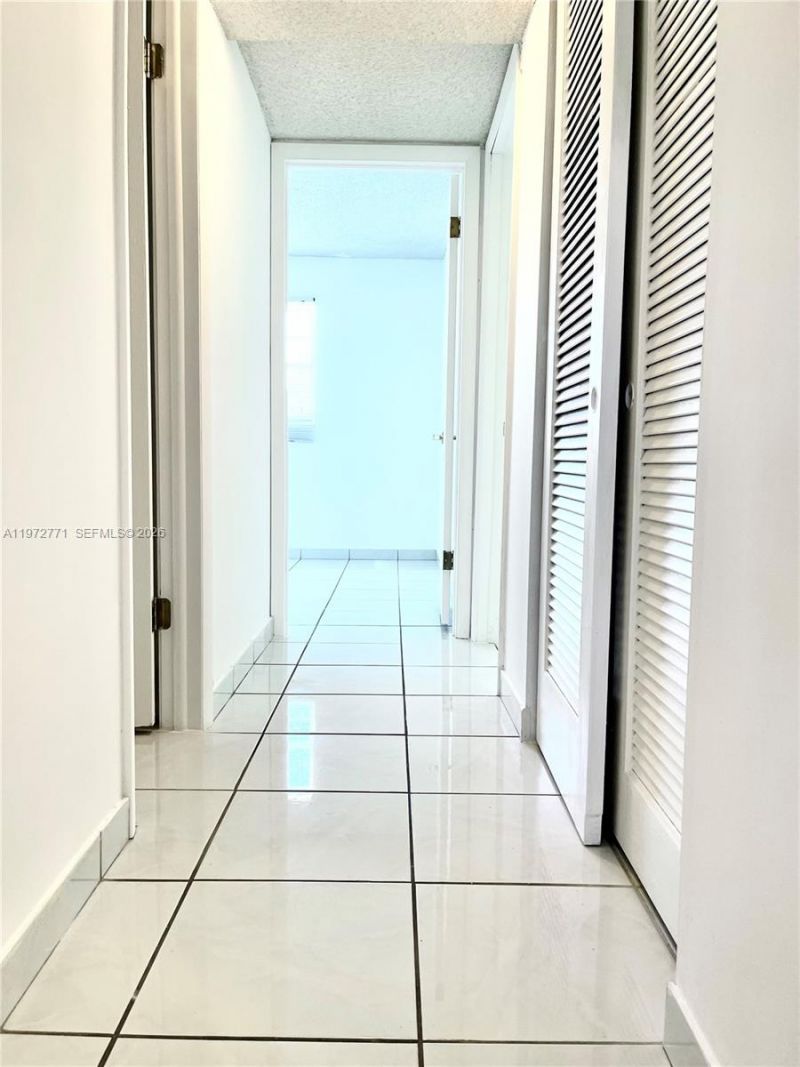 2145 Pierce St, Unit 421, Hollywood, FL 33020 Photo