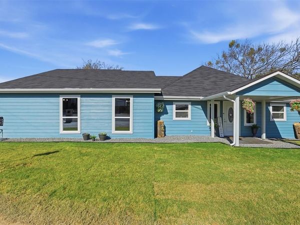 2808 Sky Harbour Drive, Granbury, TX 76049