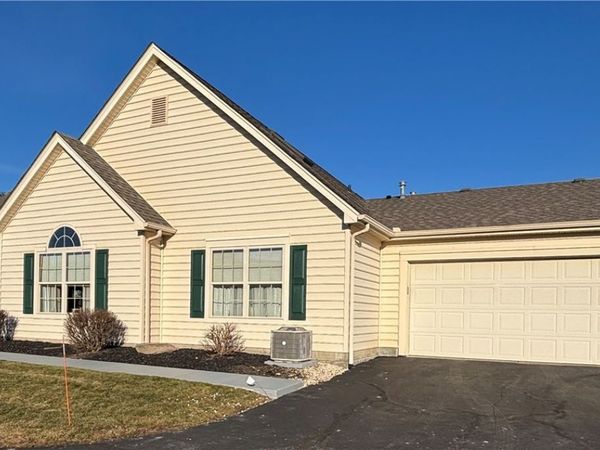 147 Village Court, Columbiana, OH 44408