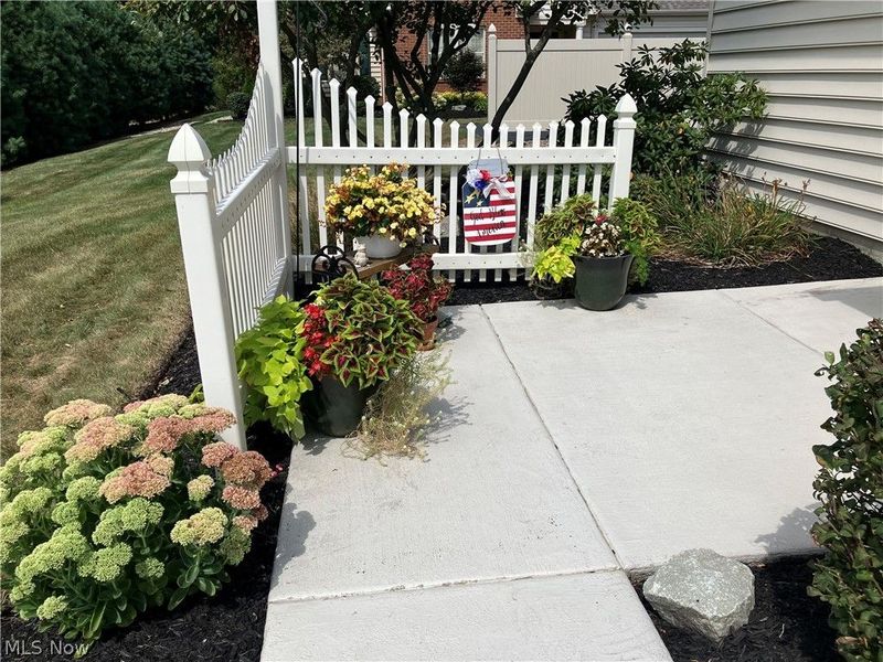 147 Village Court, Columbiana, OH 44408 Photo 32