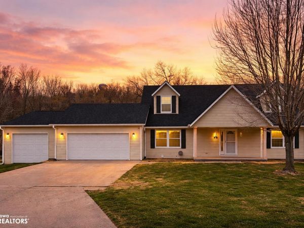 201 Northfield Drive, Kellogg, IA 50135