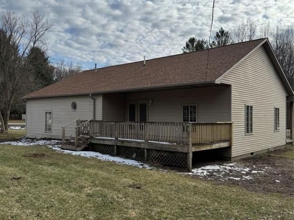 1444 W Lake Road, Vienna Twp, MI 48420