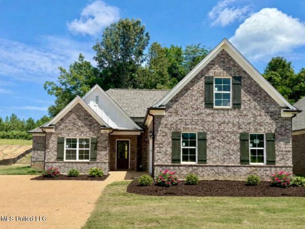 13862 Molly Madeline Lane, Olive Branch, MS 38654