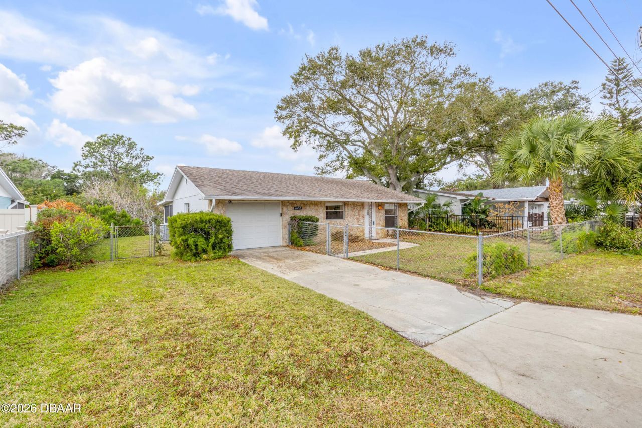 622 Goodwin Avenue, New Smyrna Beach, FL 32169 Photo